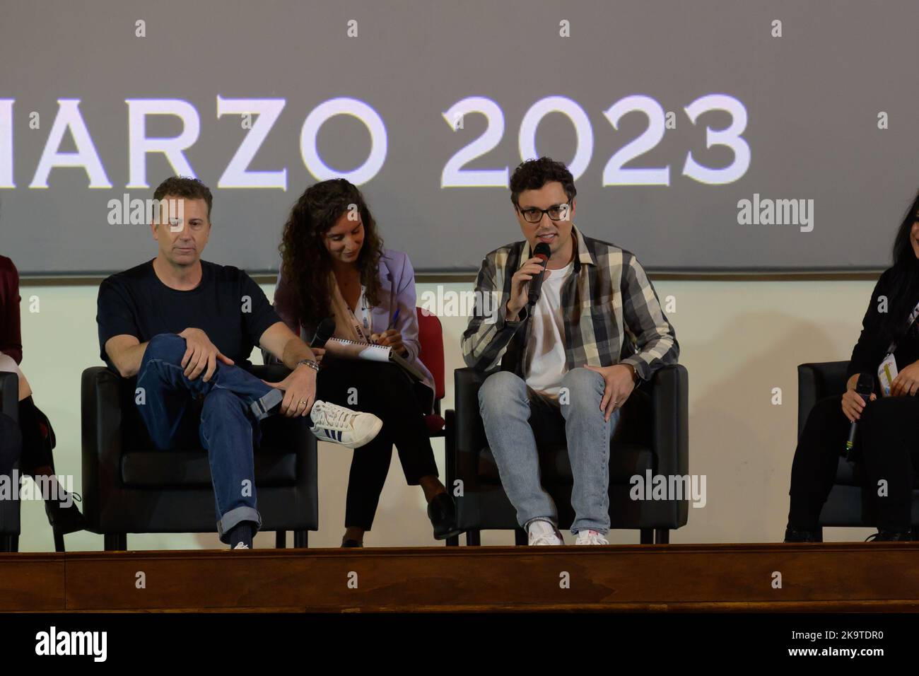 Lucca, Italia. 29th Ott 2022. Lucca, Italia - 29 ottobre 2022: Anteprima del film Dungeons e draghi l'onore dei ladri a Lucca Comics and Games 2022, nei registi fotografici Jonathan Goldstein, John Francis Daley, e il produttore Jeremy Latcham. Credit: Stefano dalle Luche/Alamy Live News Foto Stock