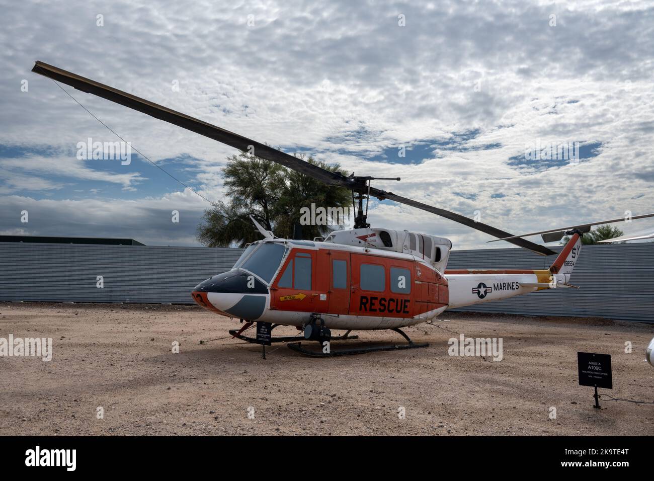 Bell UH-1 Iroquois in mostra al Museo dell'aria di Pima Foto Stock