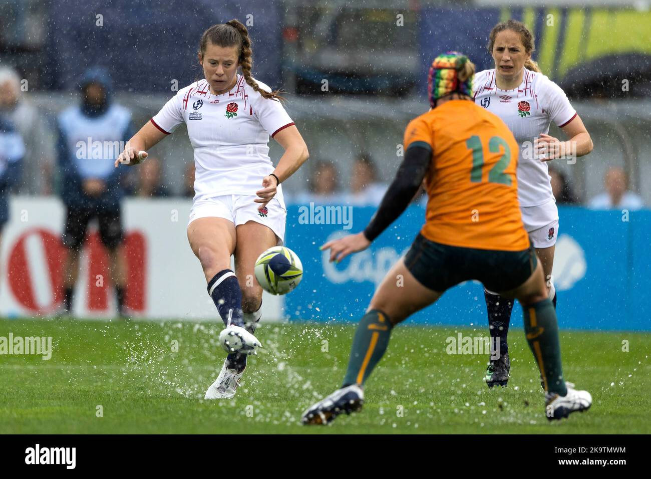 L'inglese Zoe Harrison durante la partita di quarti di finale della Coppa del mondo di rugby femminile al Waitakere Stadium di Auckland, Nuova Zelanda. Data immagine: Domenica 30 ottobre 2022. Foto Stock