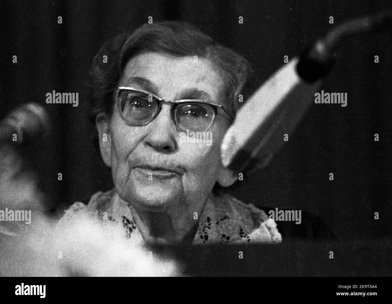 Il 10 ottobre 1971, il movimento per la pace delle donne della Germania occidentale (WFFB) ha celebrato il suo 20th° anniversario a Dortmund. Dr. Klara Maria Fassbinder Foto Stock