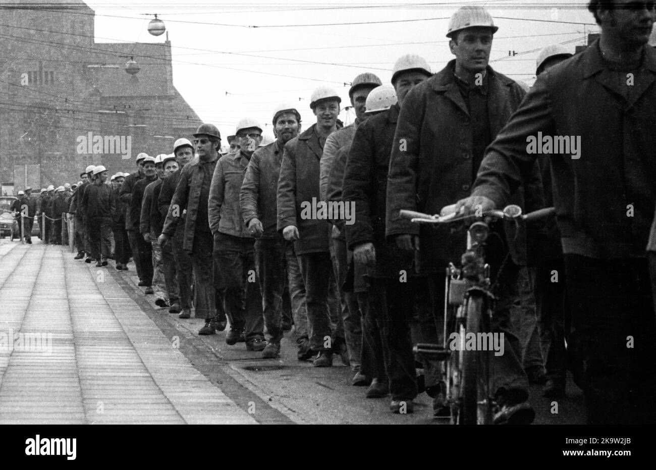 La politica detente di Willy Brandt e della sua coalizione SPD-FDP è stata controversa. Spontaneamente, i lavoratori del settore siderurgico di Gelsenkirchen sono scesi in strada Foto Stock