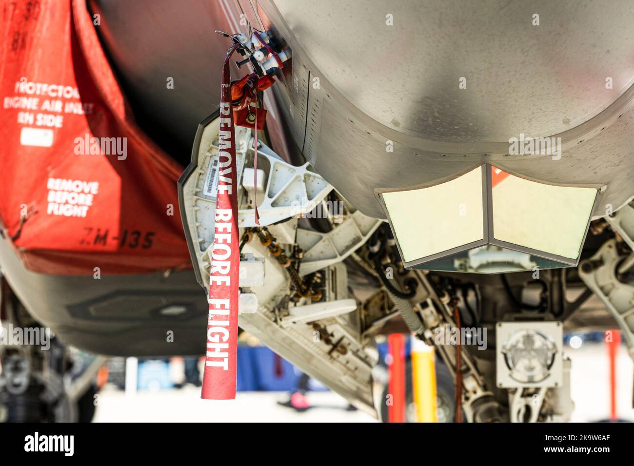 La Lockheed Martin F-35 Lightning II è una famiglia americana di aerei da combattimento multirolo a posto, monototore, per tutte le condizioni atmosferiche, progettati per eseguire sia missioni di superiorità aerea che missioni di sciopero. . Base dell'aeronautica militare di Edwards, California, USA il 15 ottobre 2022. Foto di Tomas Arnoux/ABACAPRESS.COM Foto Stock