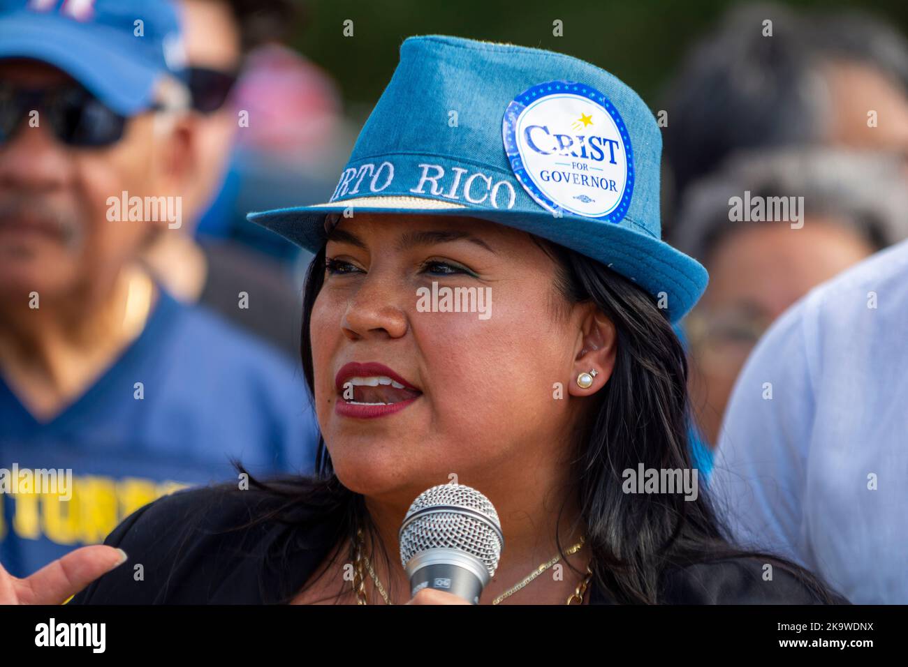 Kissimmee, Florida, Stati Uniti. 29th Ott 2022. 29 ottobre 2022, Kissimmee, Florida: Florida candidato democratico per il governatore tenente Karla Hernandez parla con gli elettori latini all'evento GOTV nella Florida centrale. (Credit Image: © Dominic Gwinn/ZUMA Press Wire) Credit: ZUMA Press, Inc./Alamy Live News Foto Stock