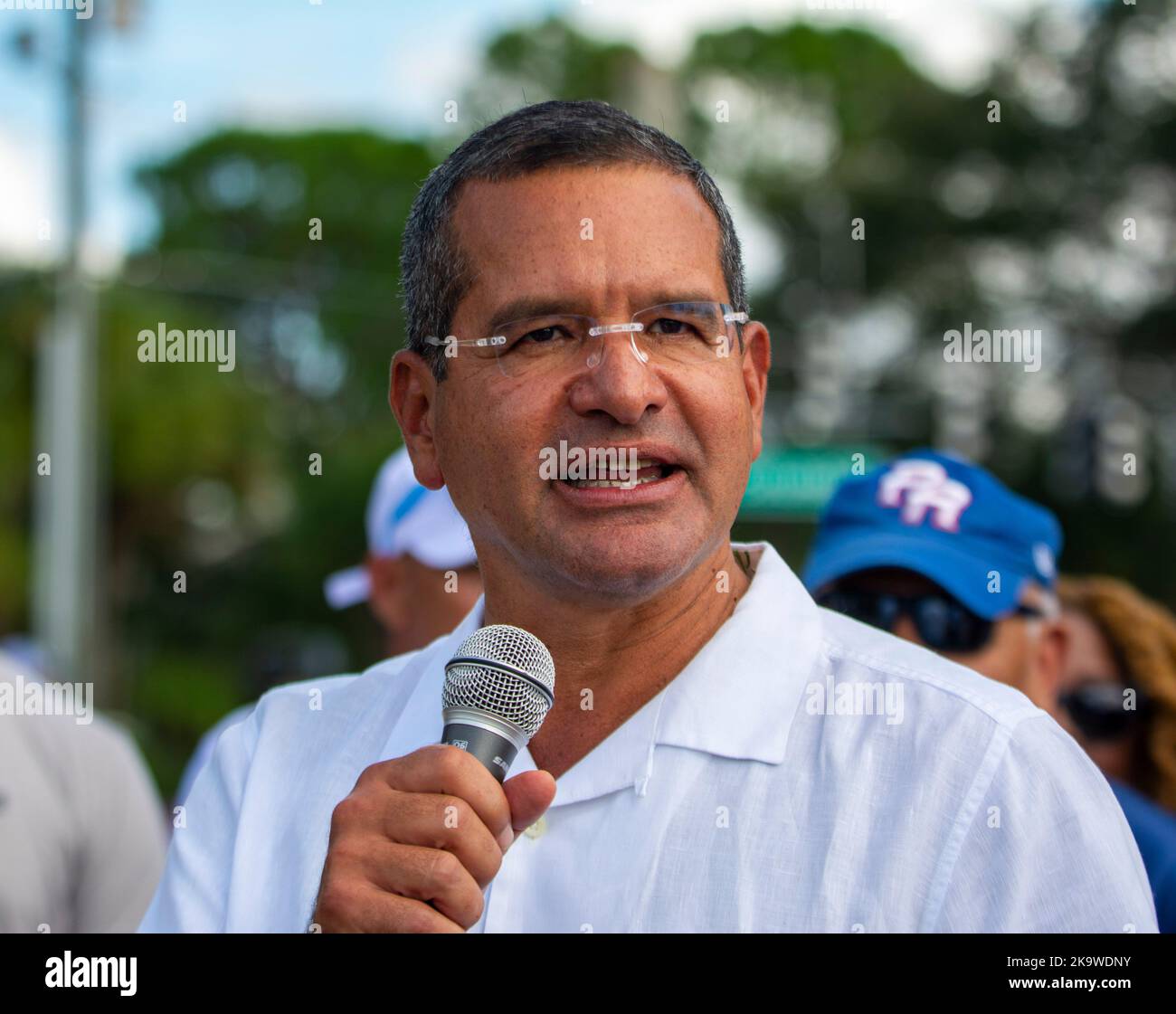 Kissimmee, Florida, Stati Uniti. 29th Ott 2022. 29 ottobre 2022, Kissimmee, Florida: Il governatore di Puerto Rico Pedro Pierluisi parla con gli elettori latini a un evento GOTV. (Credit Image: © Dominic Gwinn/ZUMA Press Wire) Credit: ZUMA Press, Inc./Alamy Live News Foto Stock