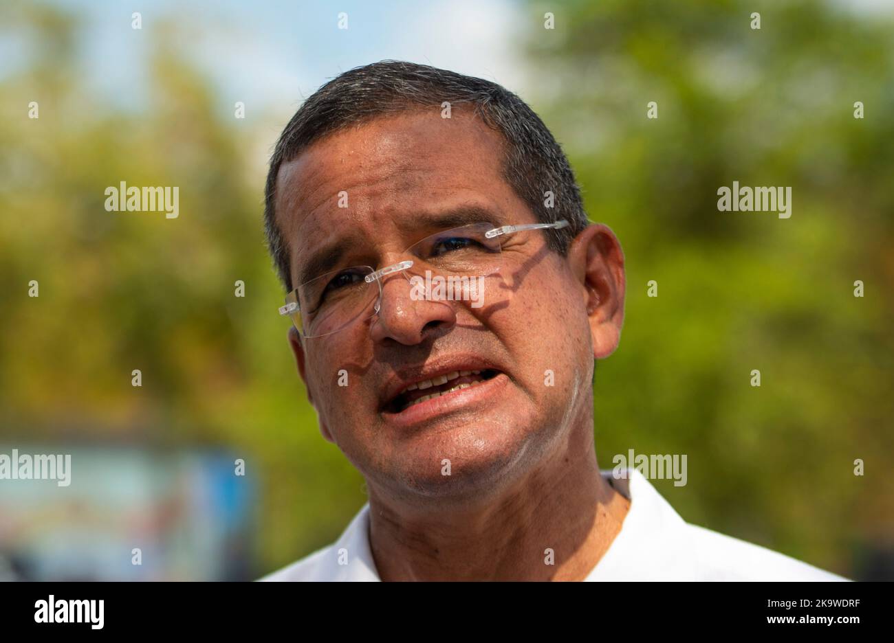 Kissimmee, Florida, Stati Uniti. 29th Ott 2022. 29 ottobre 2022, Kissimmee, Florida: Il governatore di Puerto Rico Pedro Pierluisi parla con gli elettori latini a un evento GOTV. (Credit Image: © Dominic Gwinn/ZUMA Press Wire) Credit: ZUMA Press, Inc./Alamy Live News Foto Stock