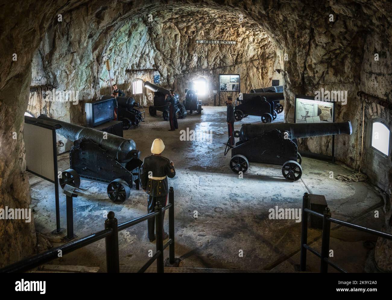 Grandi tunnel d'assedio, Gibilterra. Tableau nella St. George's Hall che mostra una batteria di sette cannoni che domina le posizioni spagnole. Il circa 277 Foto Stock