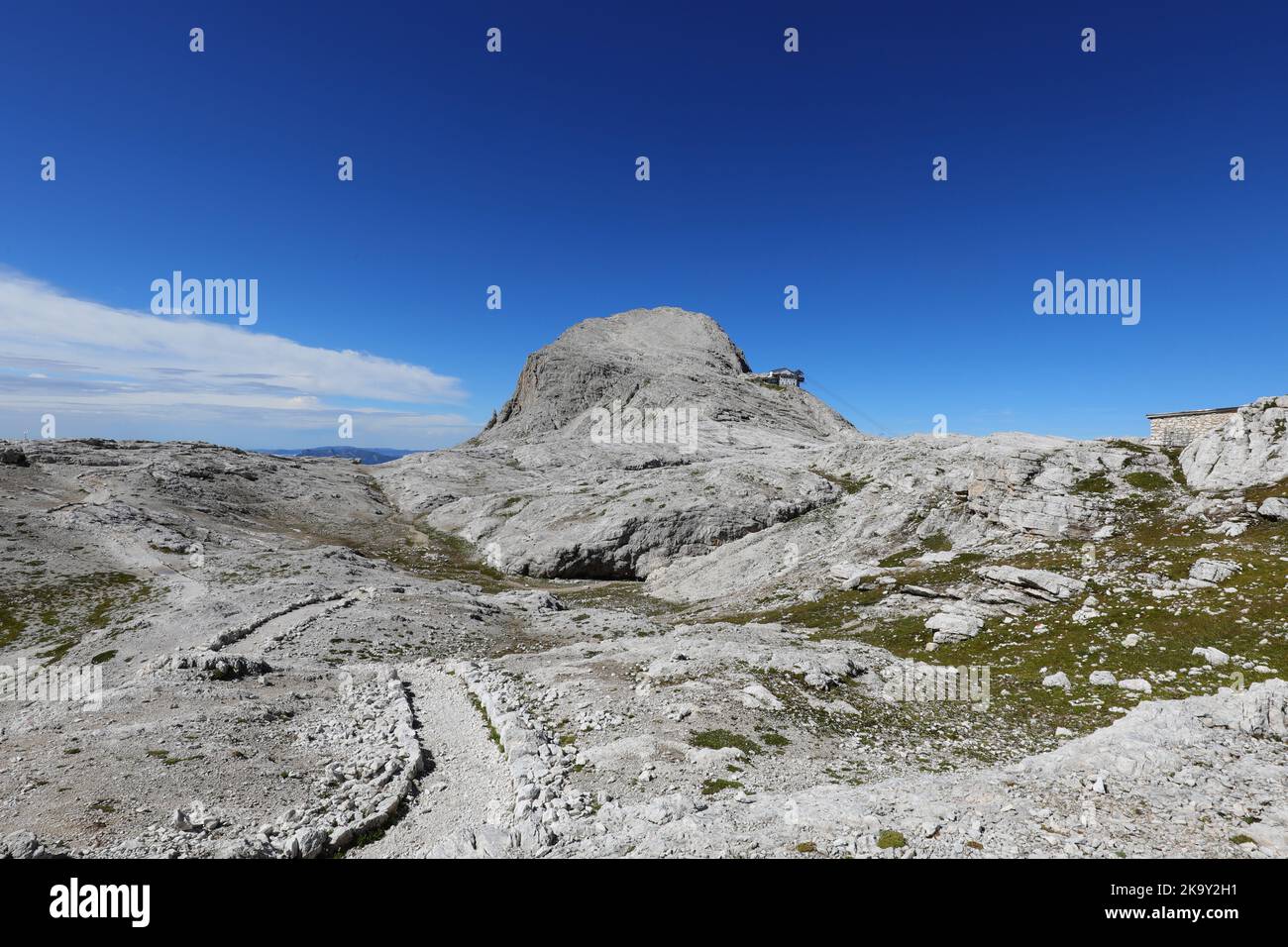 Monte chiamato ROSETTA nelle alpi dolomitiche dove arriva la funivia che parte dal villaggio DI SAN MARTINO DI CASTROZZA nel Nord Italia Foto Stock