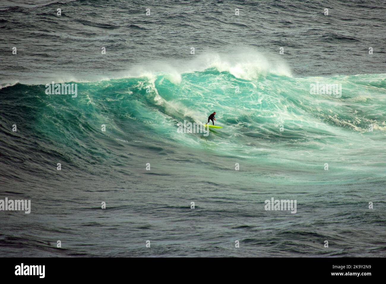 Big Wave Surfing, Nazarè, Portogallo Foto Stock