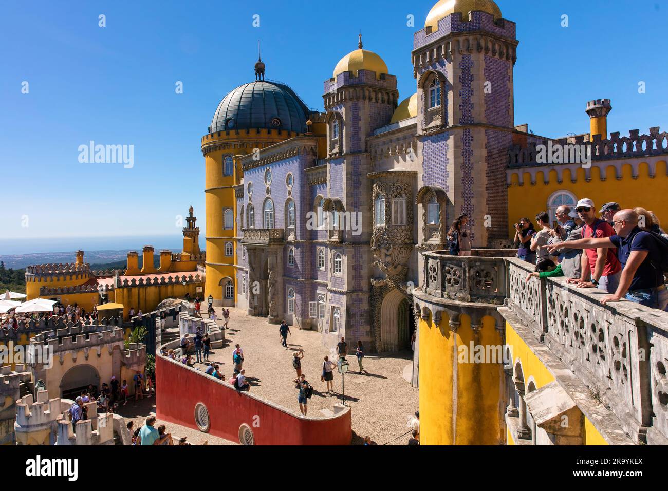 Persone nel Palácio da pena, Sintra, Portogallo Foto Stock