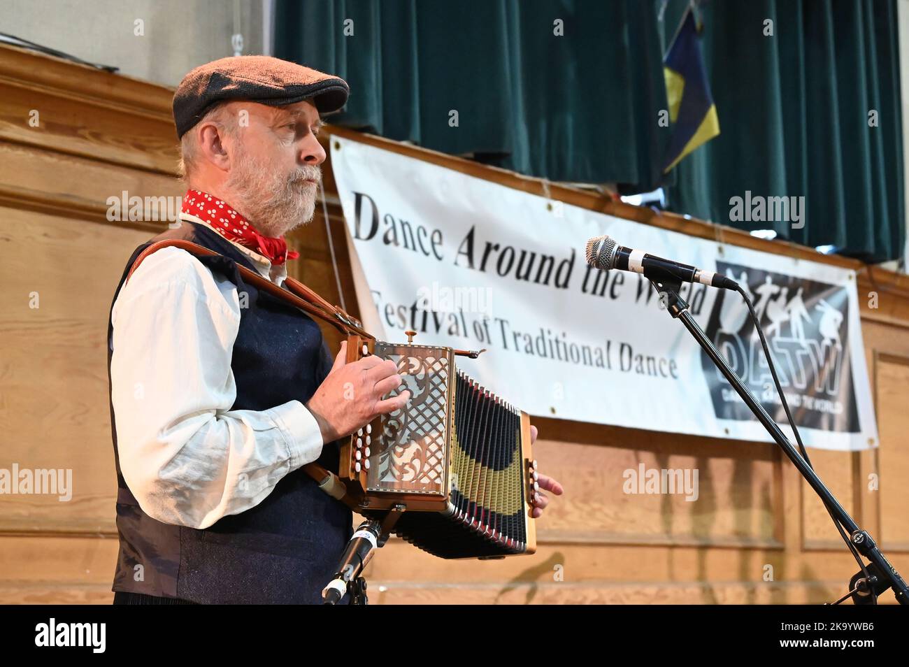Londra, Regno Unito. 30th Ott 2022. English clog dancing - Camden clog si esibisce al Dance Around the World - Festival of World Dance 2022 alla Cecil Sharp House, il 30th ottobre 2022, Londra, Regno Unito. Credit: Vedi li/Picture Capital/Alamy Live News Foto Stock