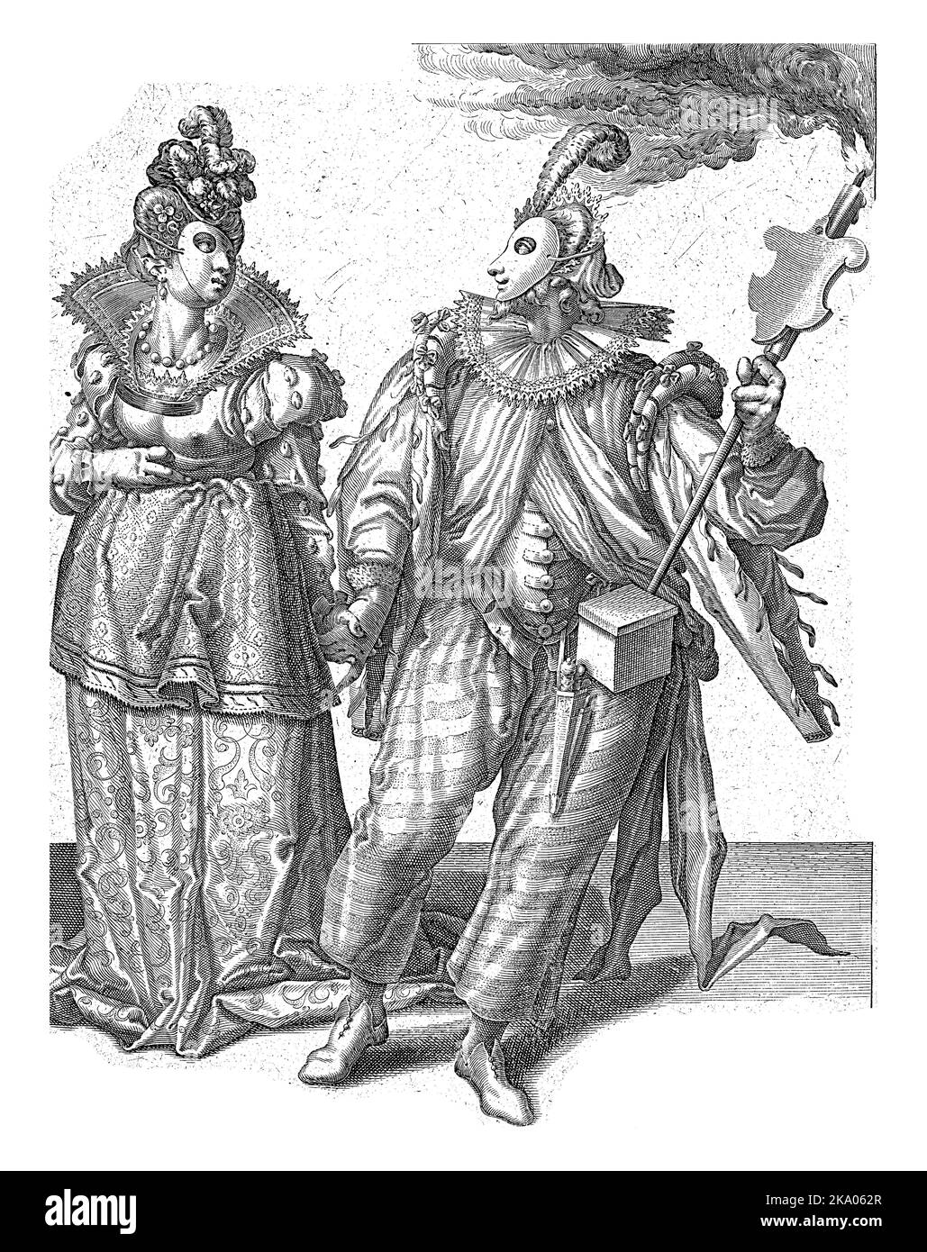 Una donna mascherata in abbigliamento festivo è guidata dalla mano da un uomo mascherato in abbigliamento festivo con una torcia. Foto Stock