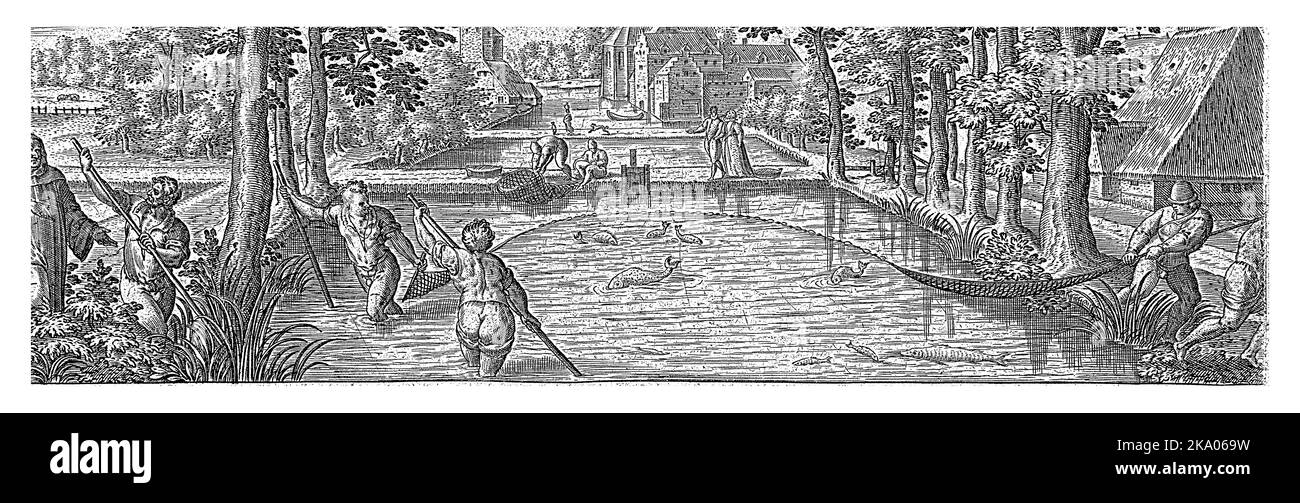 I pesci vengono catturati in uno stagno utilizzando una rete da traino. La stampa ha una didascalia in latino ed è parte di una serie di 54 stampe. Foto Stock