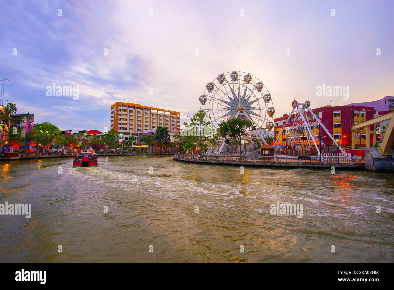 MALACCA, MALESIA - 23 marzo: Occhio sulle rive del fiume Melaka sul 23 ottobre 2015 in Malesia. Malacca è stata dichiarata patrimonio dell'umanità dall'UNESCO Foto Stock