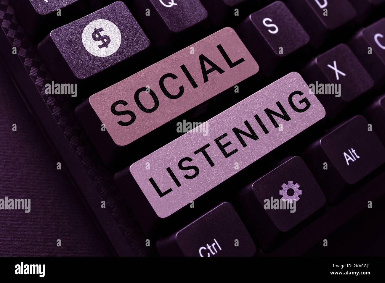 Scrittura a mano segno sociale ascolto. Strumento giuridico del concetto commerciale che disciplina la ridistribuzione del software Foto Stock