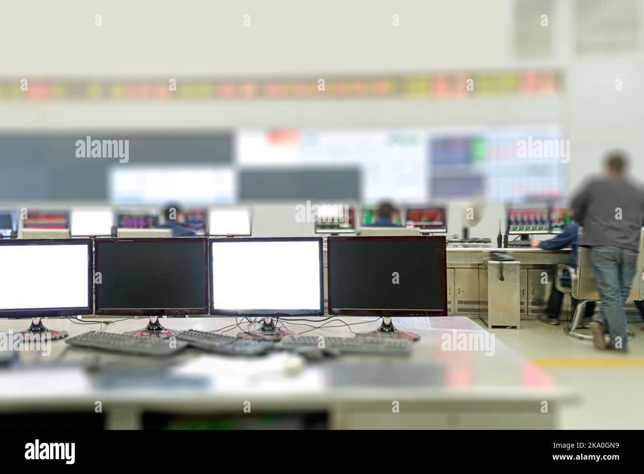 Impianto moderno sala di controllo e monitor di computer Foto Stock