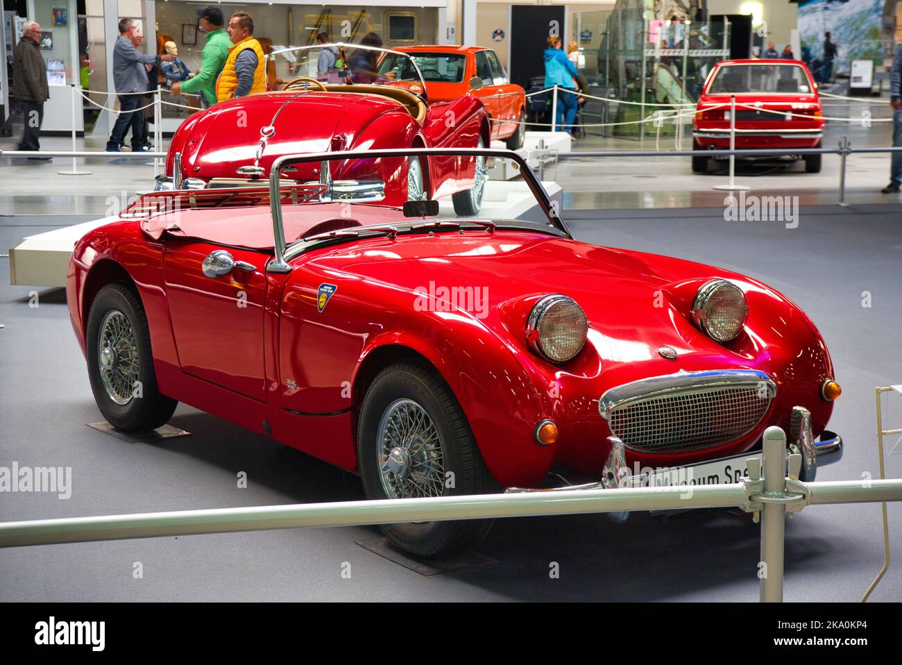 SPEYER, GERMANIA - OTTOBRE 2022: Red Austin-Healey Sprite 1958 sport cabrio auto retrò roadster nel Technikmuseum Speyer. Foto Stock