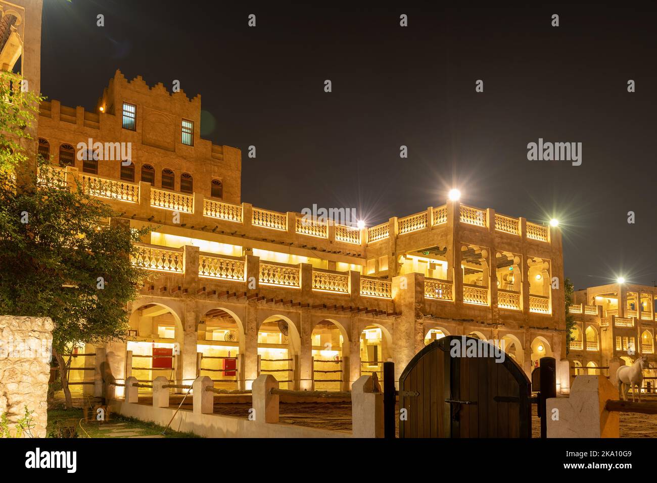 Doha, Qatar - 27 ottobre 2022: Suq di cavalli Doha Qatar vicino al suq waqif Foto Stock
