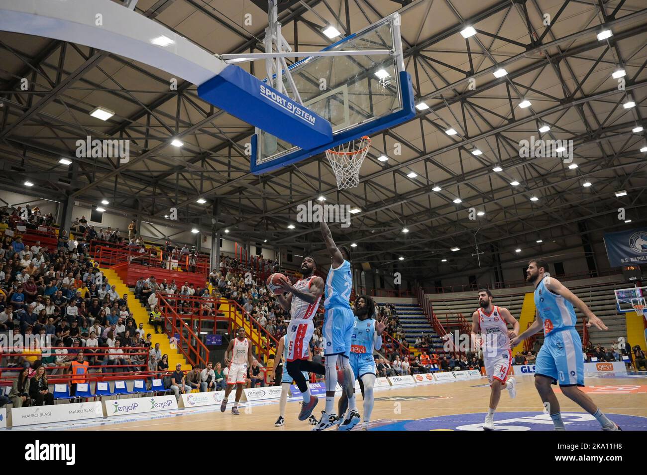 Durante la serie A del Campionato italiano LBA Basket Match GEVI Napoli Basket vs Pallacanestro Trieste al PalaBarbuto - Napoli, 30 ottobre 2022 Foto Stock