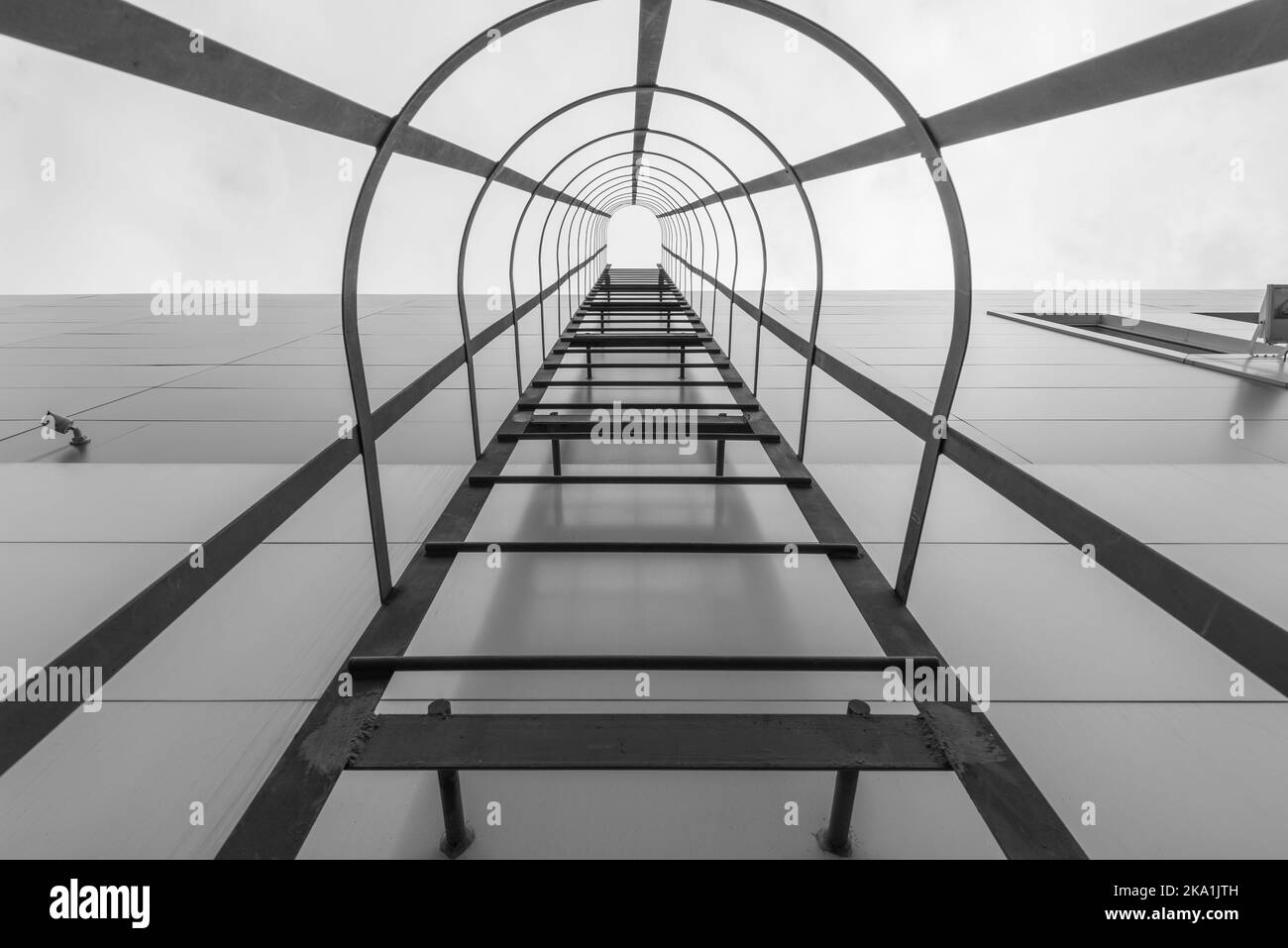 Scala sul tetto dell'edificio del negozio. Foto Stock