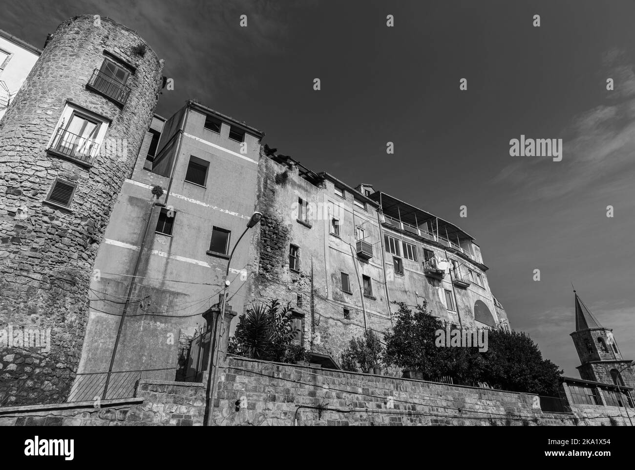 Teano, Caserta, Campania. Città di origine preromana, situata sulle pendici del massiccio vulcanico di Roccamonfina. Vista sul centro storico. Foto Stock