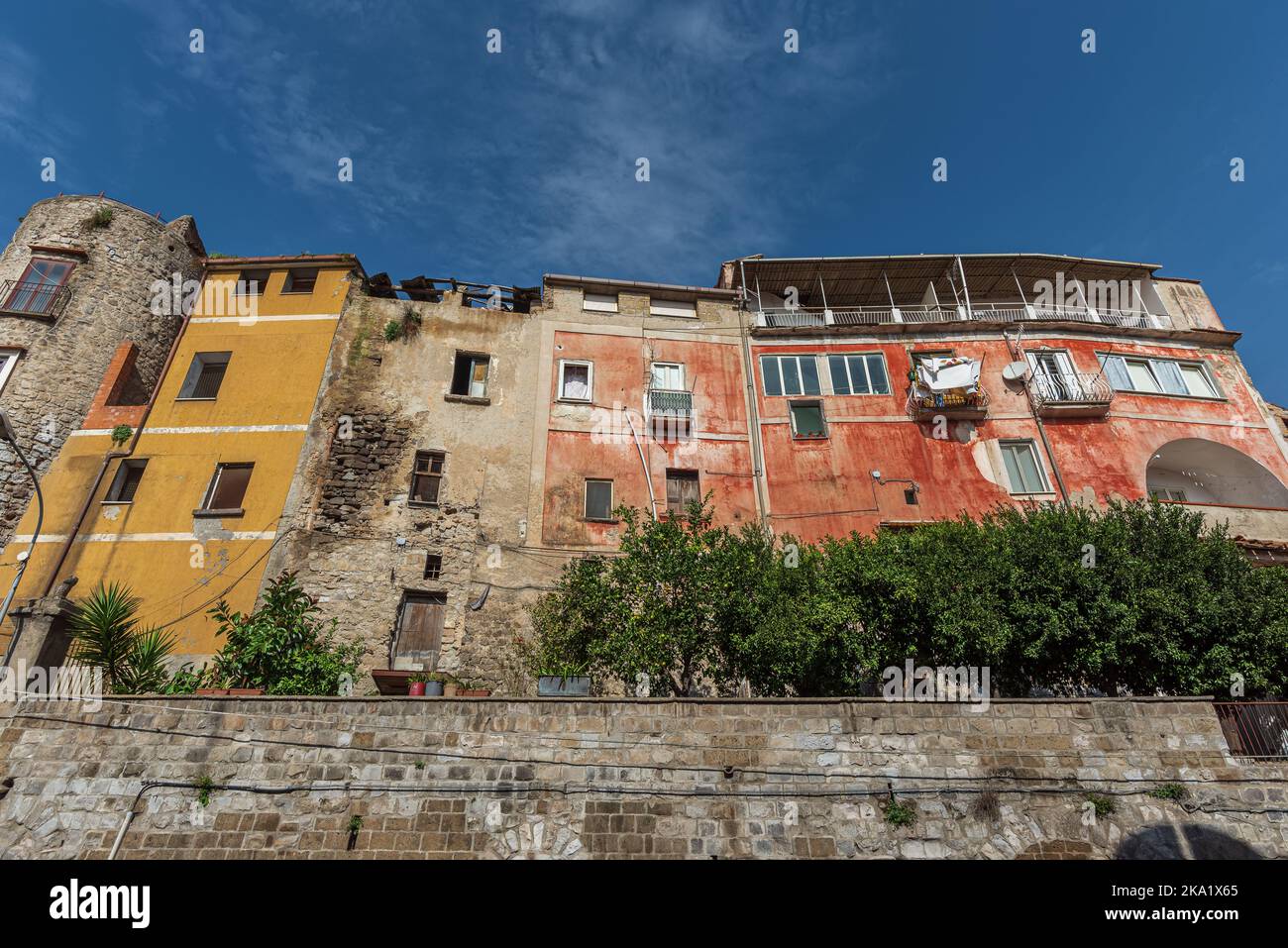 Teano, Caserta, Campania. Città di origine preromana, situata sulle pendici del massiccio vulcanico di Roccamonfina. Vista sul centro storico. Foto Stock