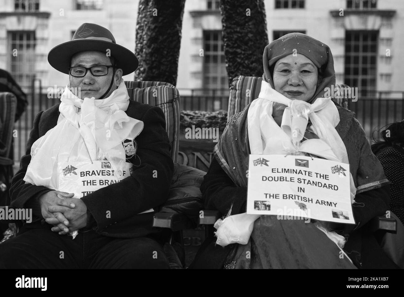 Gyanraj Rai ha proseguito lo sciopero della fame il 7th 2013 novembre per protestare contro il trattamento di Gurkhas da parte del governo britannico, Whitehall London. Foto Stock