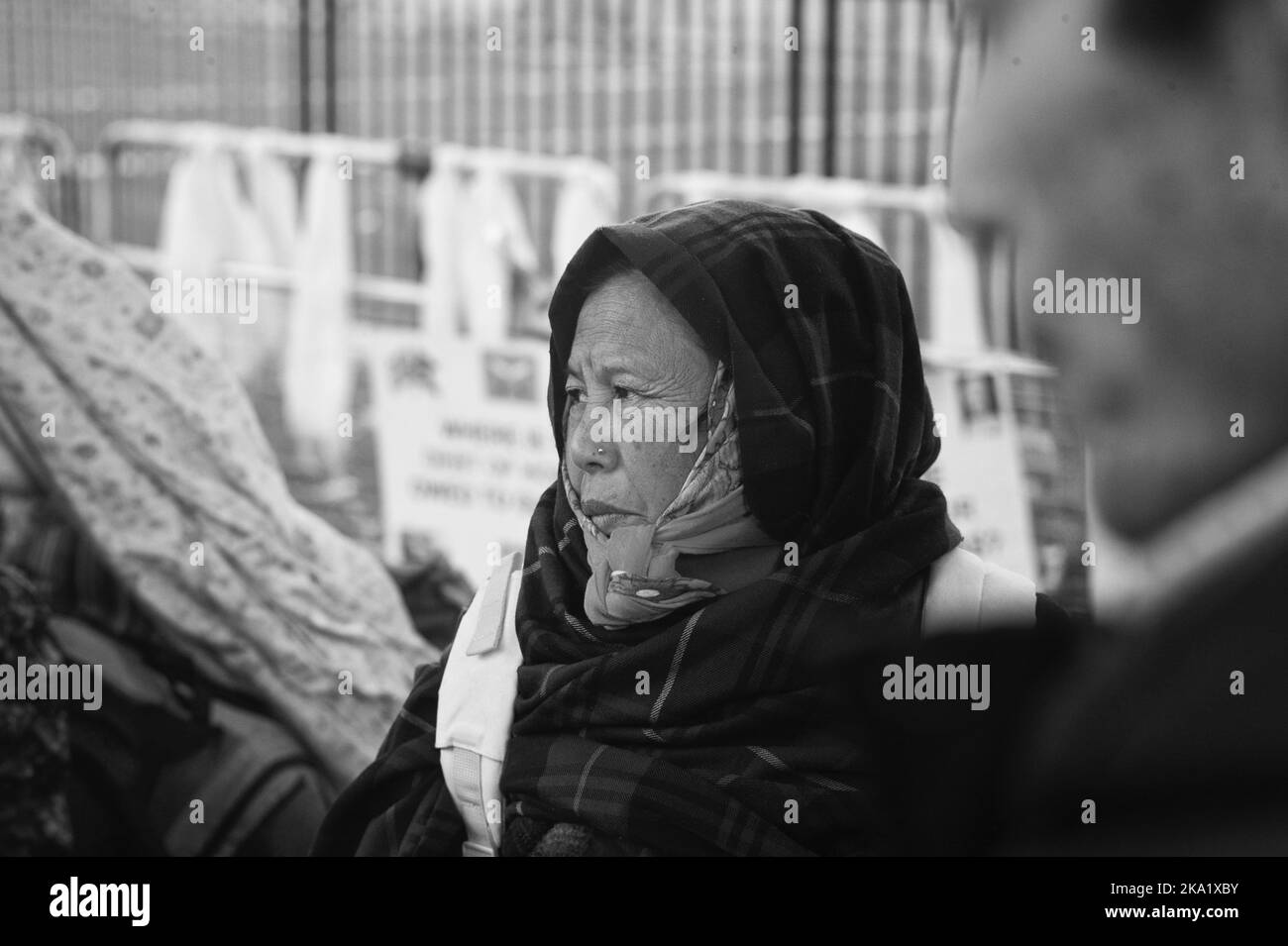 Gyanraj Rai ha proseguito lo sciopero della fame il 7th 2013 novembre per protestare contro il trattamento di Gurkhas da parte del governo britannico, Whitehall London. Foto Stock