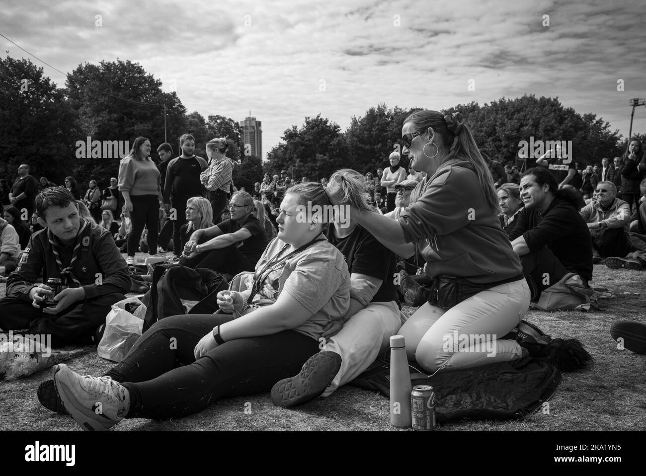 Lutto alla riunione pubblica per i funerali della Regina Elisabetta II, Londra. 19th settembre 2022. Foto Stock