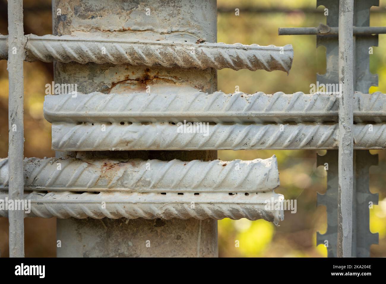 primo piano di una barriera metallica Foto Stock