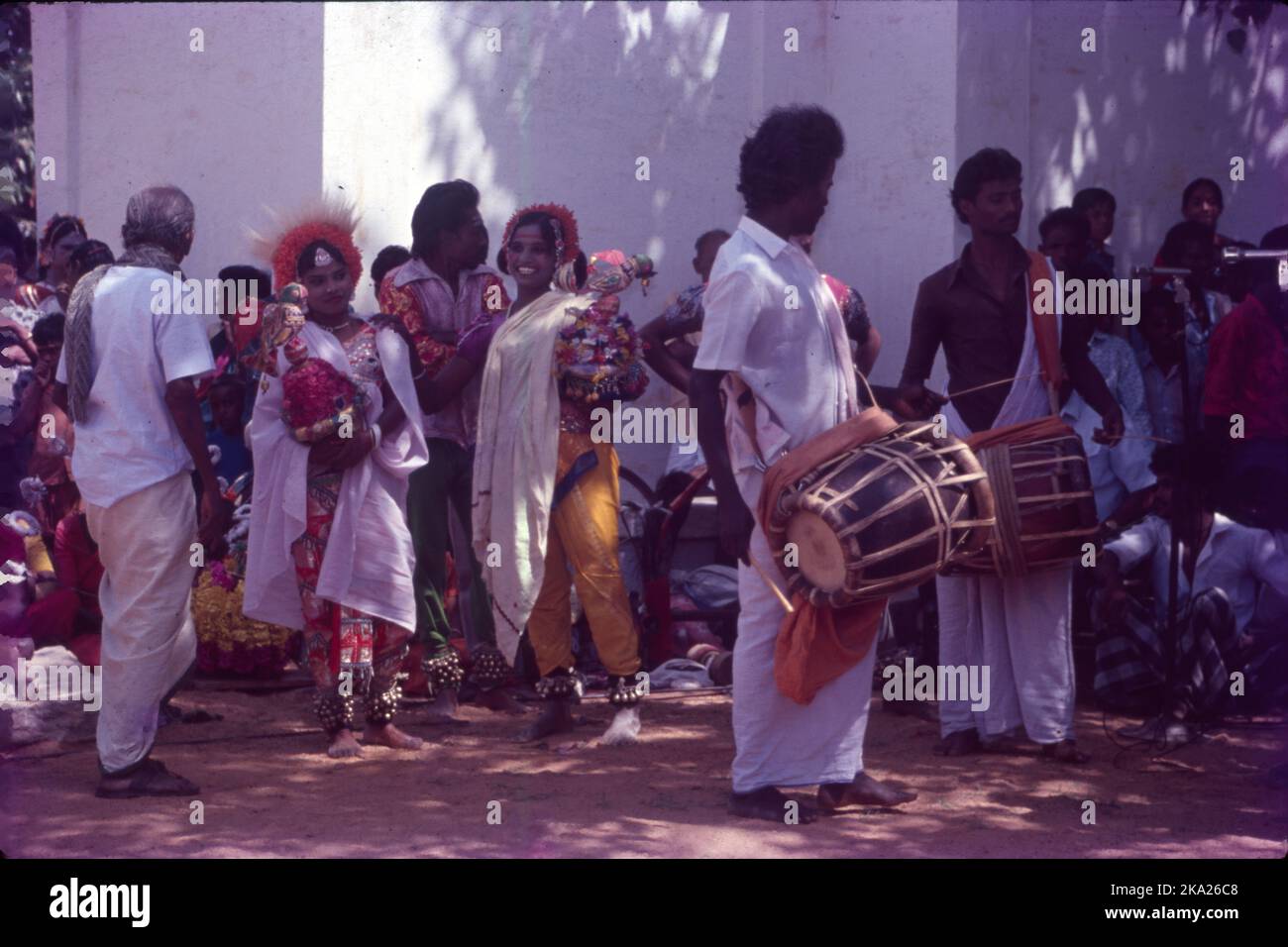Pongal - viene il 14th gennaio, ed è celebrato per il 4days, è fondamentalmente una festa del raccolto, come questo festival è celebrato per ringraziare Sun Dio, Signore Indra per aver aiutato gli agricoltori a ottenere raccolti migliori resa. Pongal è un festival agricolo che porta entusiasmo per la gente del Tamil Nadu, parte di Andhra Pradesh, e Telangana, la parola Pongal in Tamil significa traboccante. Foto Stock