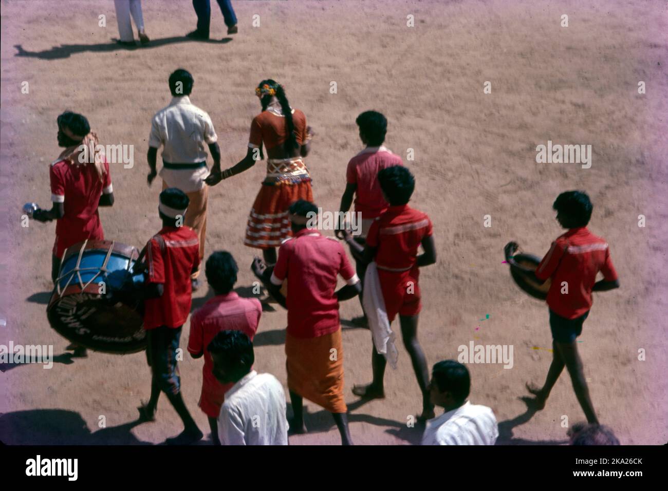 Pongal - viene il 14th gennaio, ed è celebrato per il 4days, è fondamentalmente una festa del raccolto, come questo festival è celebrato per ringraziare Sun Dio, Signore Indra per aver aiutato gli agricoltori a ottenere raccolti migliori resa. Pongal è un festival agricolo che porta entusiasmo per la gente del Tamil Nadu, parte di Andhra Pradesh, e Telangana, la parola Pongal in Tamil significa traboccante. Foto Stock