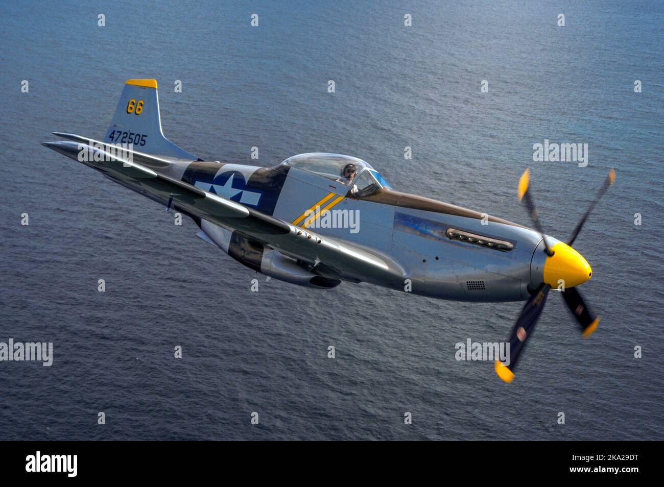 Un ritratto aria-aria di un P51D Mustang nordamericano in volo Foto Stock