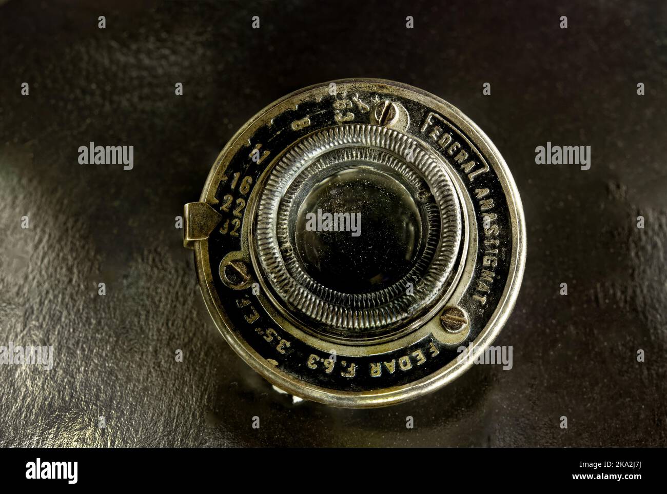 10 26 2014 Vintage Federal anastigmat Fedar f 6,3 telecamera analogica con obiettivo Lokgram Kalyan Maharashtra India. Foto Stock