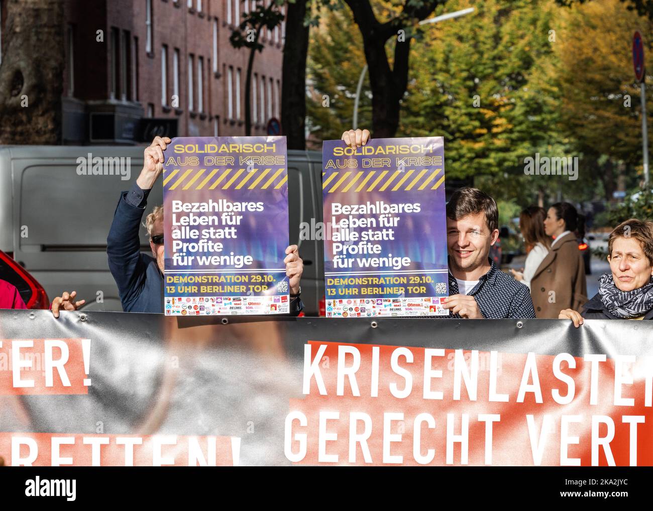 Amburgo, Germania: Costo della vita protesta nel centro della città tedesca che richiede il sostegno del governo ai cittadini a causa del costo del gas e dell'elettricità aumenta. Foto Stock
