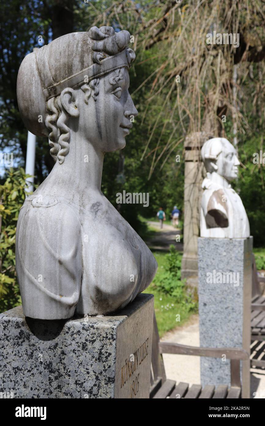 Königin Luise von Preußen - Büste am Hailbrunnen in Bad Alexandersbad bei Wunsiedel im Fichtelgebirge Foto Stock