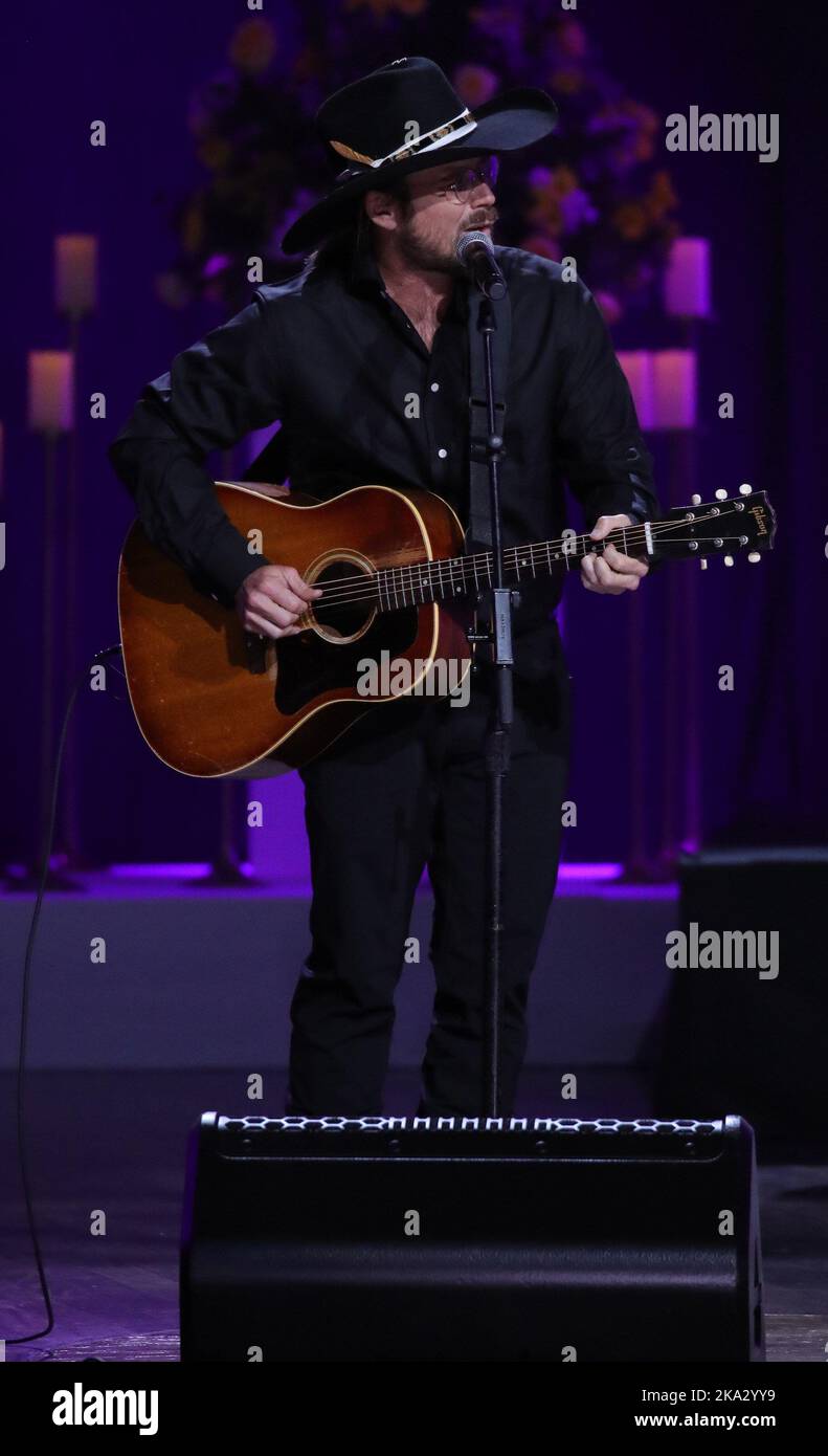 Nashville, Tennessee, Stati Uniti. 30th Ott 2022. Lukas Nelson partecipa Alla Celebrazione della vita e della musica di Loretta Lynn, Grand Ole Opry, Nashville, TN 30 ottobre 2022. Credit: MORA/Everett Collection/Alamy Live News Foto Stock