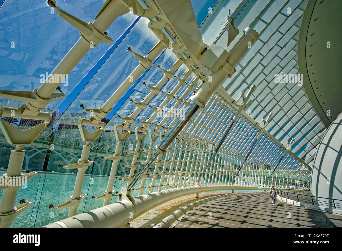 Interno dell'edificio Hemisferic nella città di Valencia, provincia di Valencia, Spagna con attrezzatura di ventilazione idraulica. Foto Stock