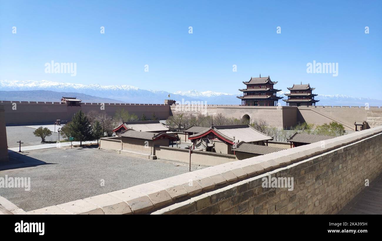 Una vista panoramica della città di Jiayuguan nella provincia di Gansu, Cina Foto Stock