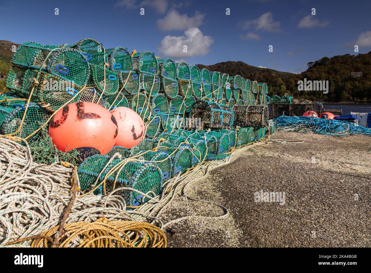 Pentole di aragosta al porto di Gairloch sulla costa atlantica della Scozia Foto Stock