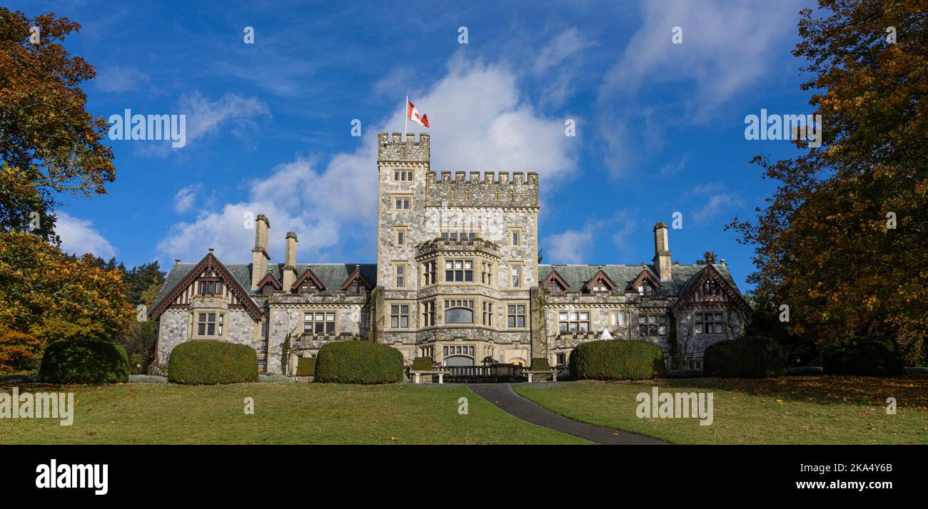 Castello di Hatley presso Hatley Park, sito storico nazionale a Colwood, vicino a Victoria, British Columbia, Canada. Foto Stock