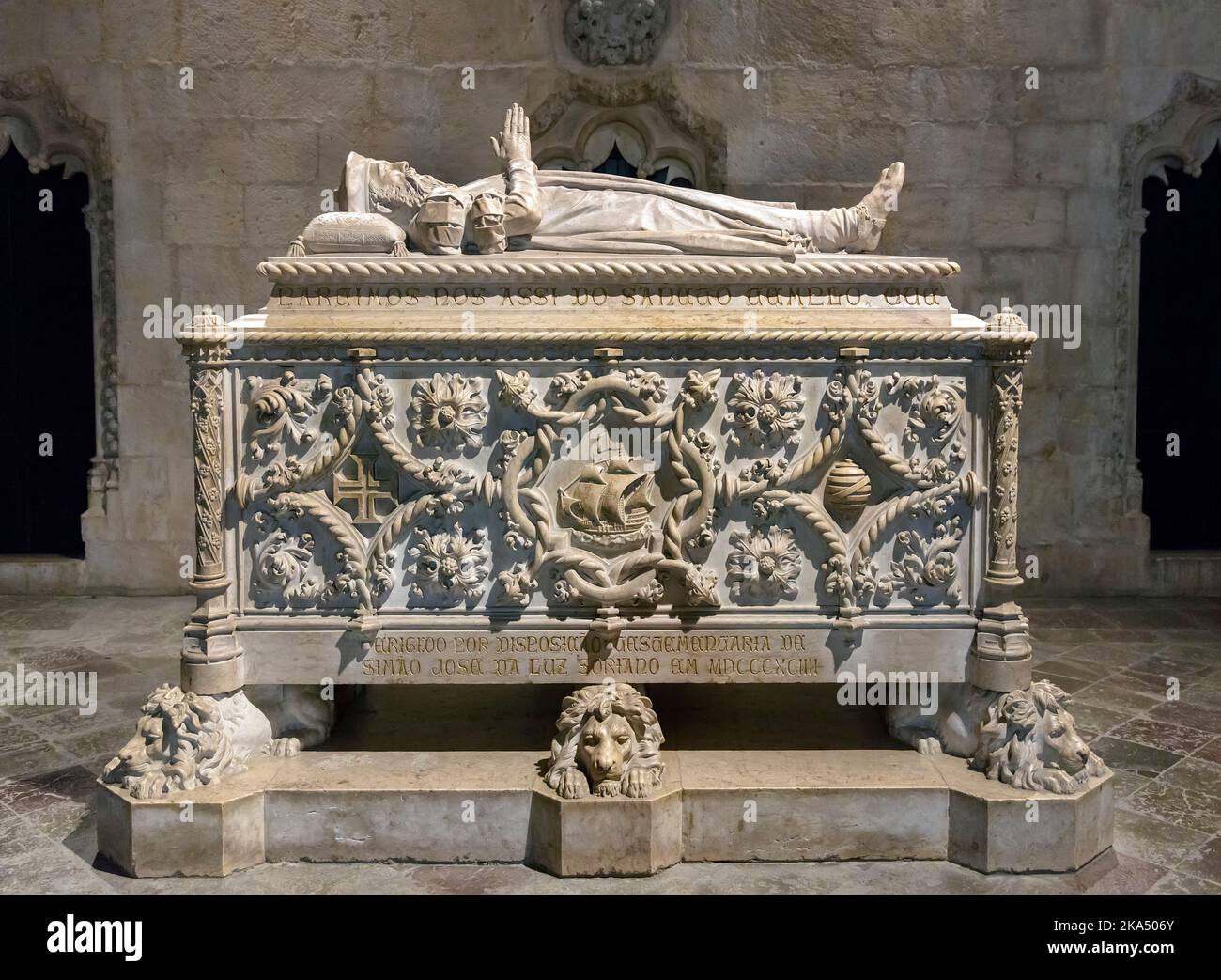 Tomba di Vasco da Gama nel monastero di Jerónimos, Lisbona, Portogallo Foto Stock