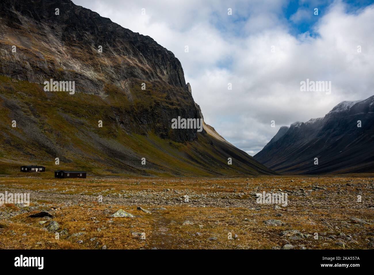 Rifugio Nallo in una valle di montagna all'inizio di settembre, Lapponia, Svezia, Scandinavia Foto Stock