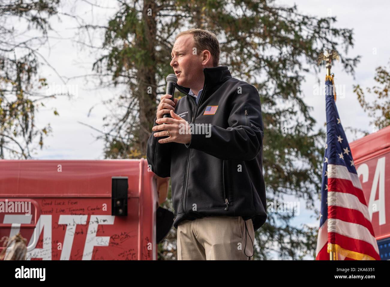 Thornwood, New York, Stati Uniti. 31st Ott 2022. Il candidato repubblicano per il governatore di New York Lee Zeldin parla alla tappa della campagna presso l'American Legion Post di Thornwood (Credit Image: © Lev Radin/Pacific Press via ZUMA Press Wire) Foto Stock