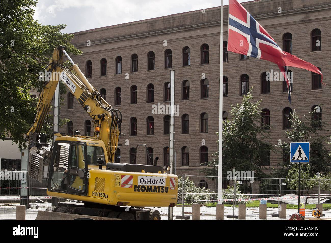 I lavori sono in corso in tutti i quartieri governativi nel centro di Oslo giovedì 28 luglio 2011. Gli edifici hanno subito gravi danni durante l'attentato dinamitardo dello scorso venerdì. Foto: Aleksander Andersen / Scanpix Norvegia Foto Stock