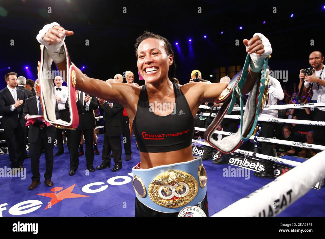 COPENAGHEN, DANIMARCA 20140914. Cecilia Braekhus (32) è stata superiore contro la campionessa IBF Ivana Habazin e ha vinto come prima boxer femminile la sua quarta cintura da campionato del mondo sabato sera. 'First Lady' di Bergen ha dimostrato ancora una volta di essere la migliore pugile femminile. Foto: Heiko Junge/ Foto Stock