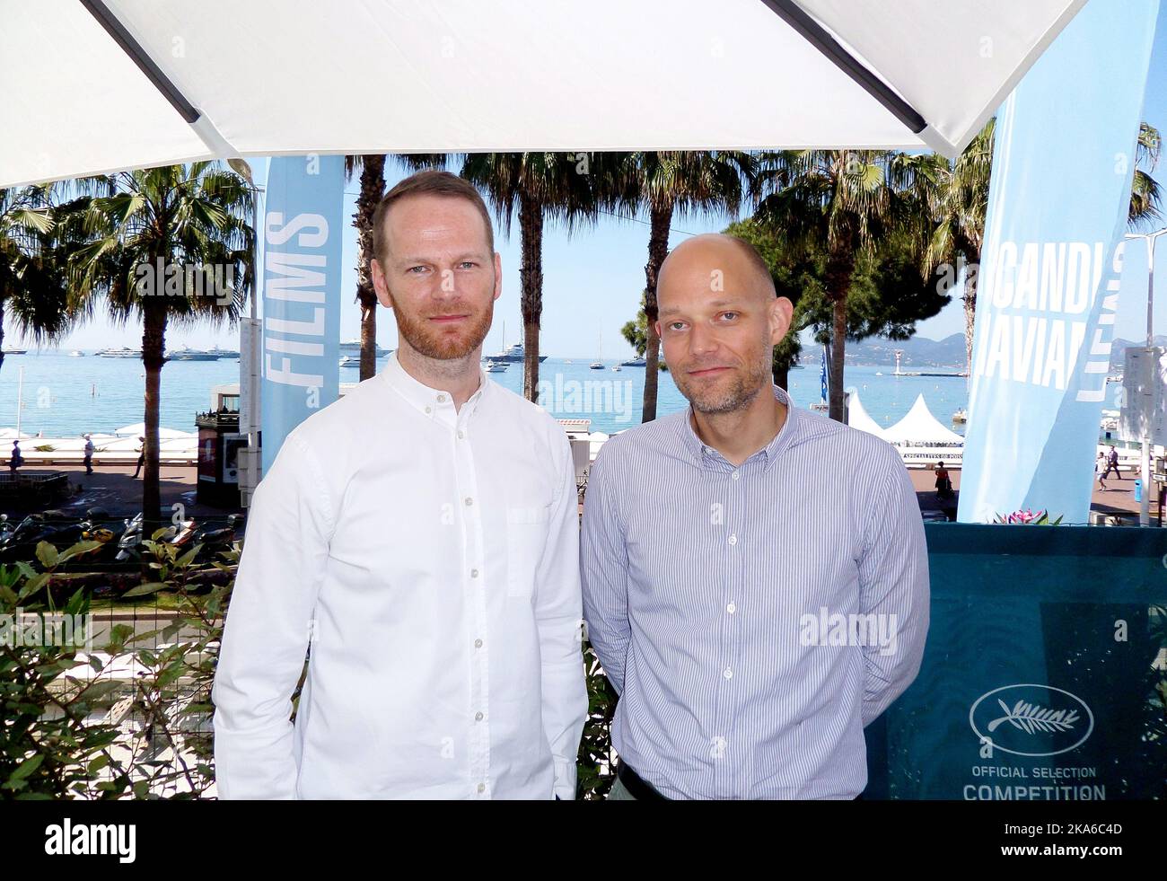 Cannes, Francia 20150517. Il regista Joachim Trier (a sinistra) e lo sceneggiatore Eskil Vogt si trovano a Cannes per presentare il suo nuovo film "Loud than Bombs" partecipando al concorso principale per la Palme d'Or. Foto: Dag Kjorholt / NTB scanpix Foto Stock