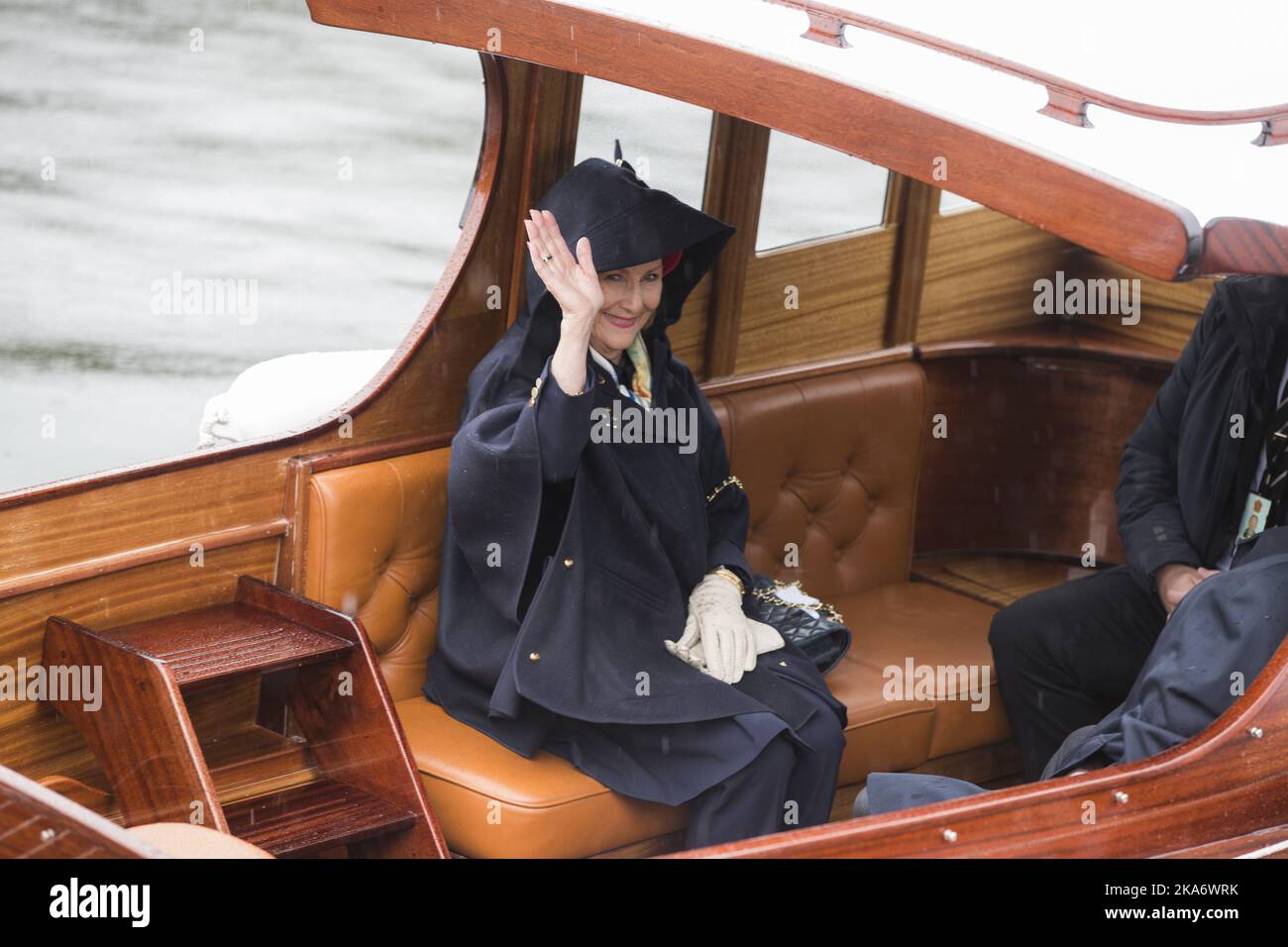 OSLO, Norvegia 20170510. Regina Sonja di Norvegia alla partenza da Honnorbrygga a Oslo in un viaggio per pranzo sul Royal Yacht HNoMY Norge il Mercoledì. Foto: Berit Roald / NTB scanpix Foto Stock