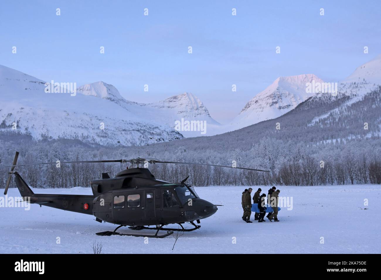 Tamokdalen, Norvegia 20190117. La terza fatalità è stata ora trasportata da Blaabaertinden, nella valle del Tamok, dove quattro giovani sciatori sono stati uccisi in una valanga 2. Gennaio. Foto: Rune Stoltz Bertinussen / NTB scanpi Foto Stock