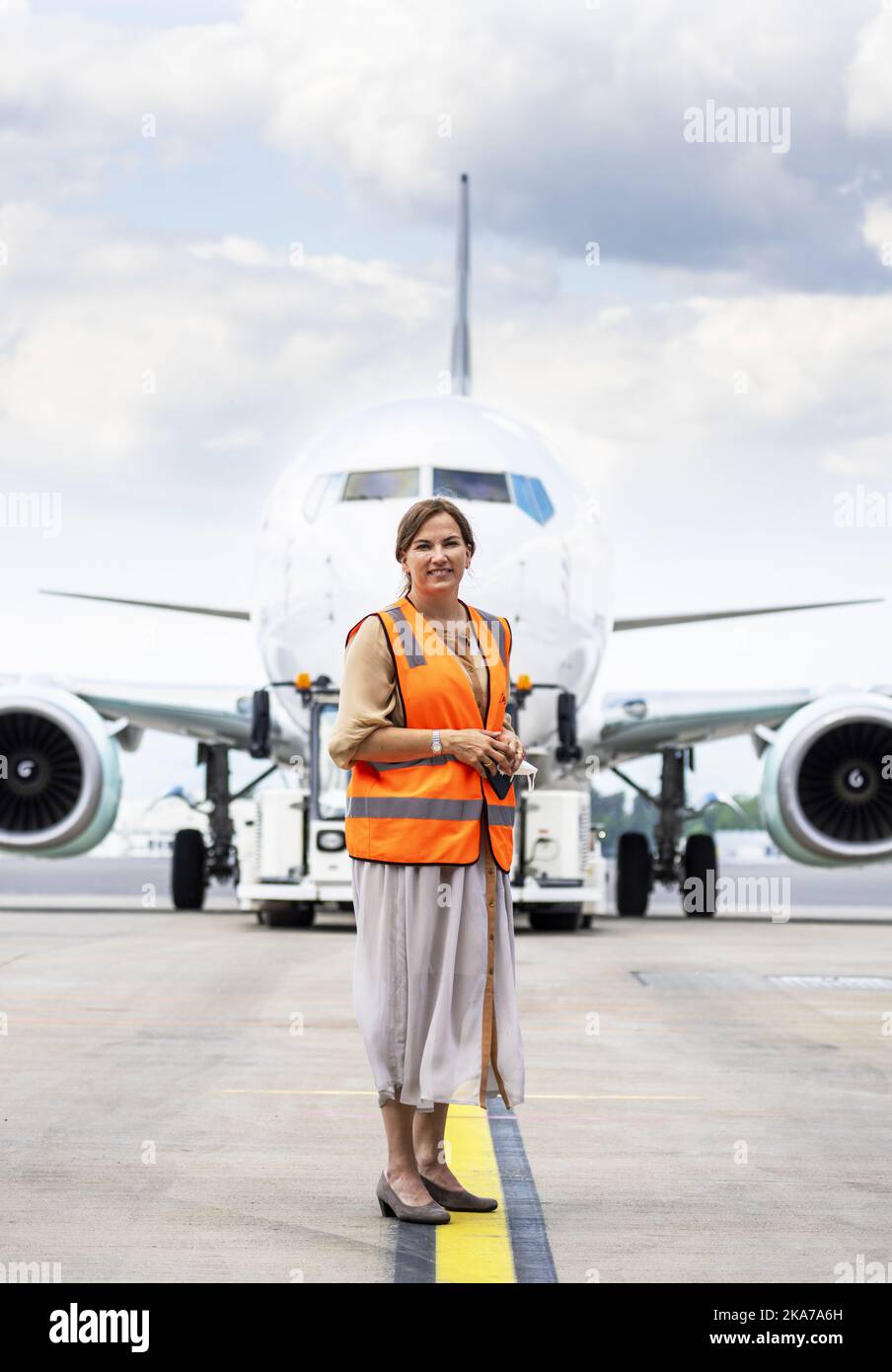 Oslo 20210604. L'Amministratore Delegato, Tonje WikstrÃ¸m Frislid, era presente quando venerdì il primo aeromobile Boeing 737 di Flyr atterrò all'aeroporto Gardermoen di Oslo. Insieme a diversi nomi noti del settore aeronautico, ha iniziato la compagnia aerea che sfiderà SAS e norvegese. Foto: OLE Berg-Rusten / NTB Foto Stock