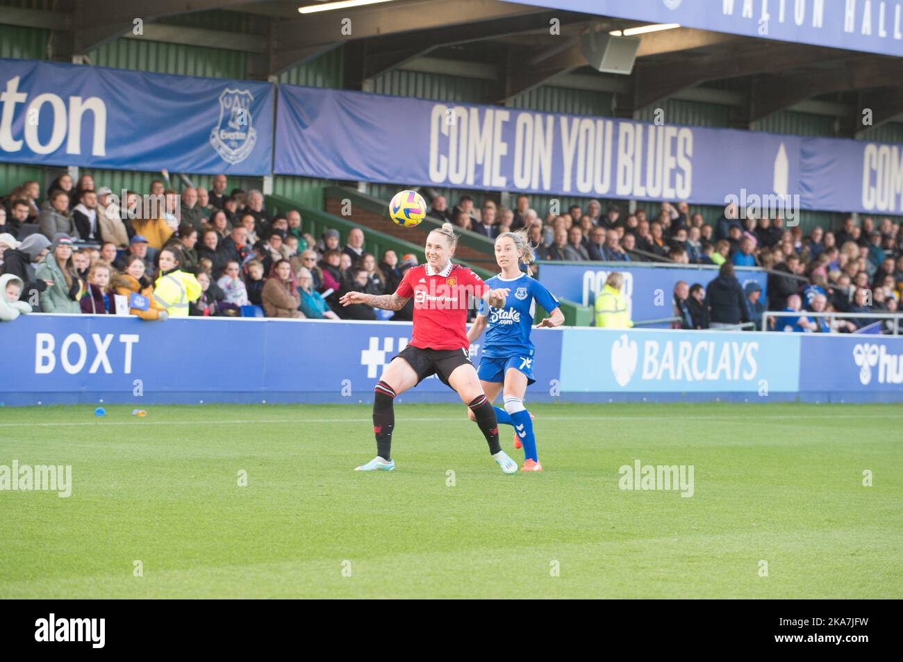 Liverpool, Regno Unito, 31/10/2022, Everton V Manchester United Barclays fa Super League femminile. Al parco di Walton il terreno di casa di Everton. La partita di oggi è stata disputata a sostegno dei lacci Rainbows, un progetto gestito da Stonewall per sostenere i LGBT e LGBT nello sport. (Terry Scott/SPP) Credit: SPP Sport Press Photo. /Alamy Live News Foto Stock